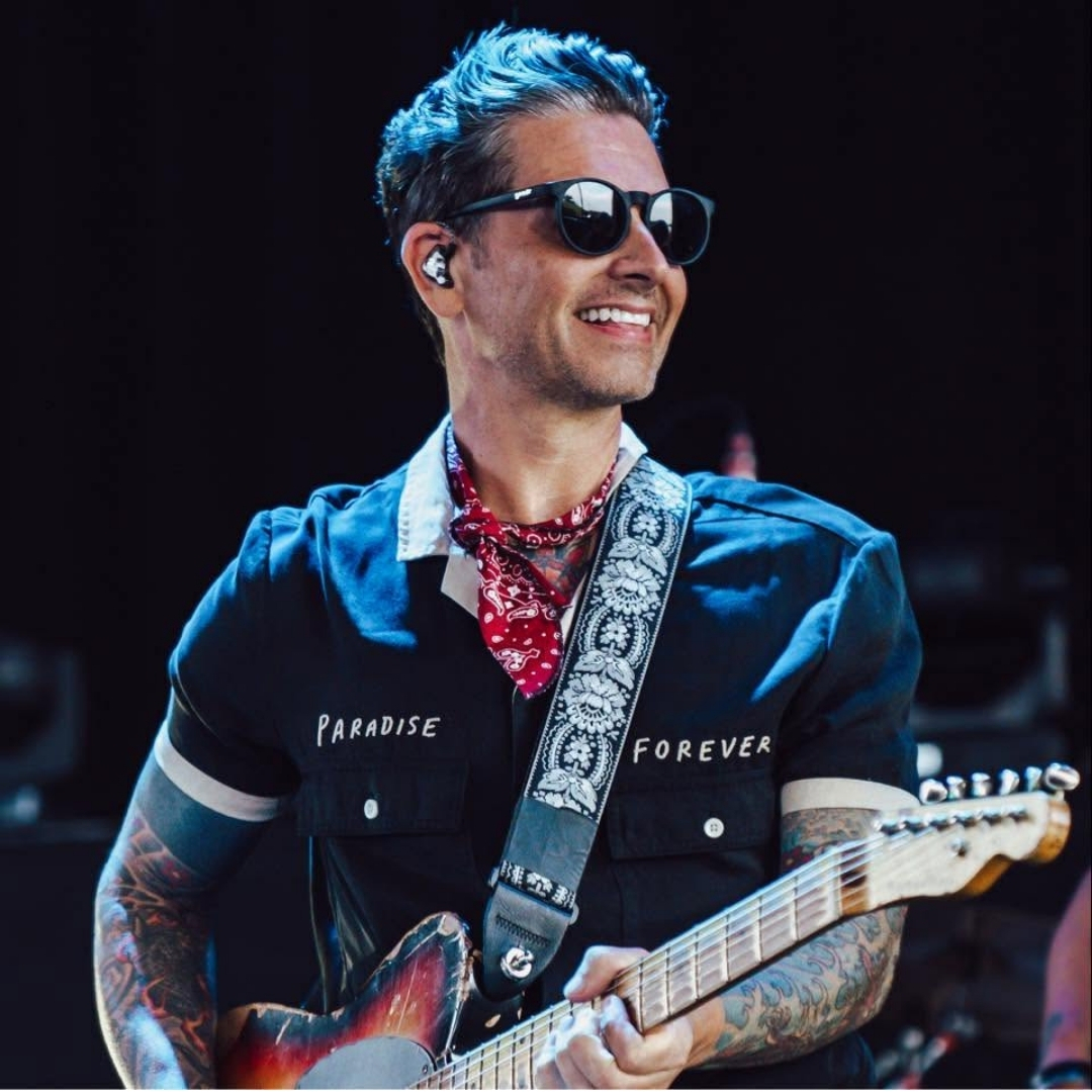 DASHBOARD CONFESSIONAL